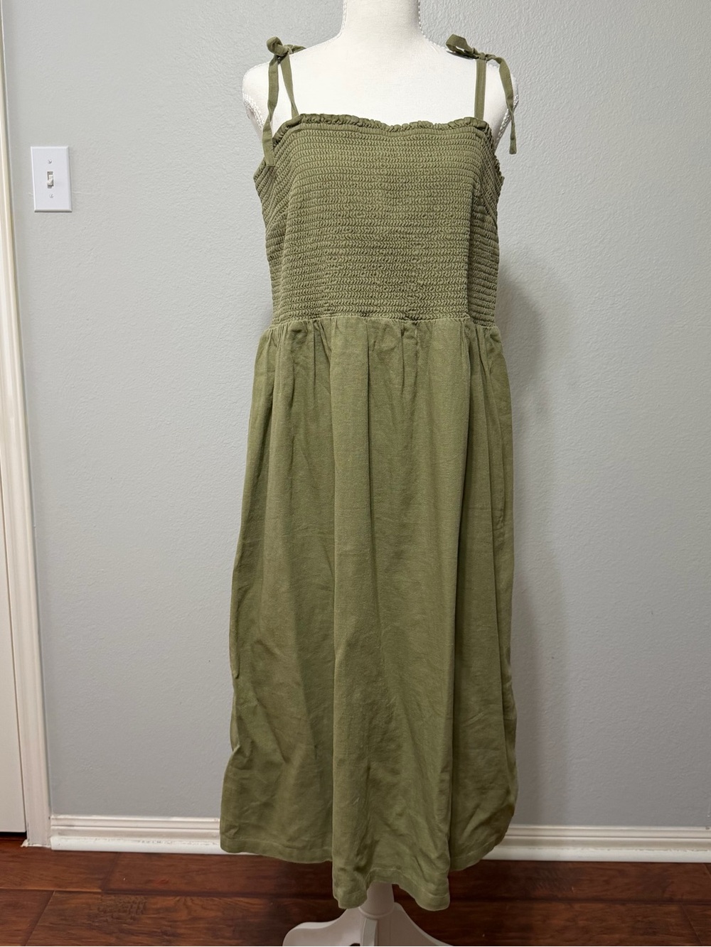 Gap Olive Green Smocked Midi Dress Tie Straps Large XL Sundress Comfy Casual F - Picture 3 of 15